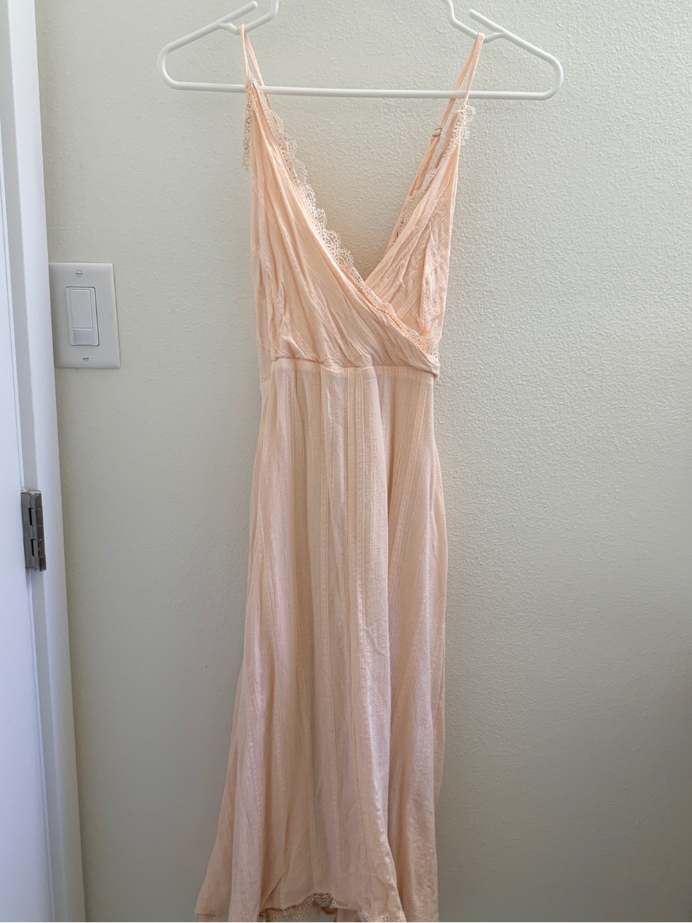 Lulu's Soft Pink dress with Thin Straps